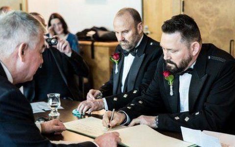 LGBTI的期待日已至 澳同性伴侣可举行合法化婚礼