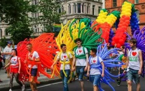彩虹色的同性恋自豪月，英国Gay Pride游行提前了解一下