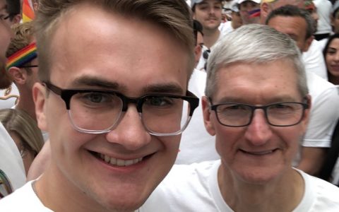 库克等苹果高管参加2018年旧金山同性恋大游行