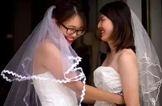 台湾同性婚姻登记第1天：厮守男友25年，蔡康永终于不再孤军奋战