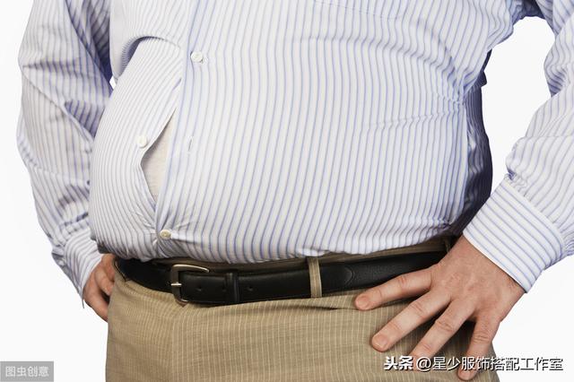 男人拥有大肚腩，穿了西装超难看？牢记这3个关键点，显瘦超简单