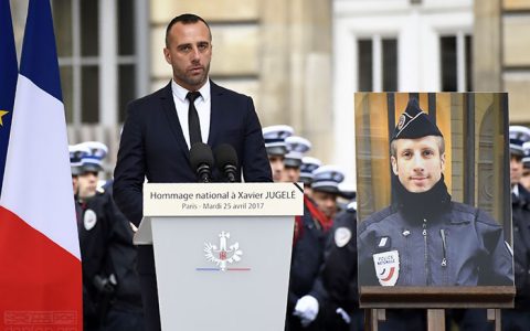 巴黎恐袭殉职警察下葬之时，法国出现反同性恋言论