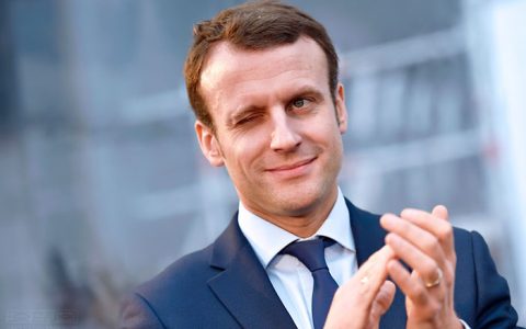 法国总统候选人马克龙“半裸亮相”同志刊物