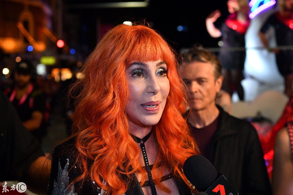 美国歌手雪儿，出席第40届悉尼同性恋狂欢节游行
