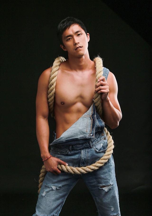 台湾同志电视剧《我的鲜肉弟弟》主角壮硕肌肉