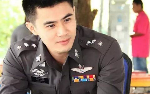 警察是泰国帅哥比例较高的一个行业，让我们看看制服帅哥们